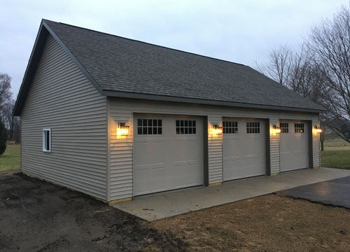 grand rapids barn construction services.jpg